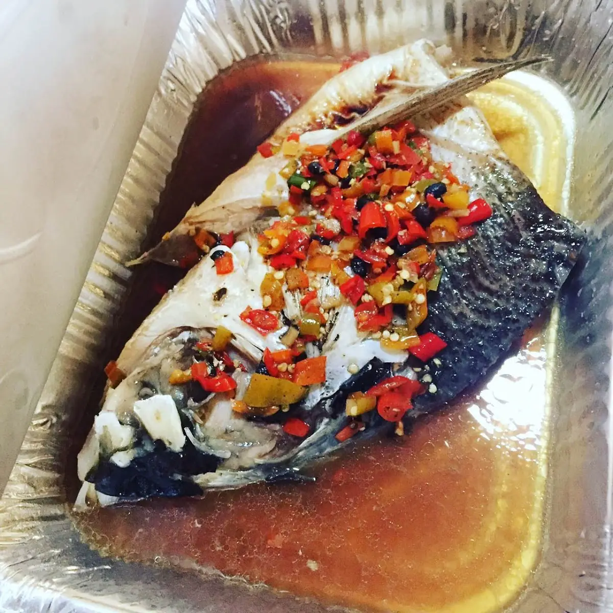 剁椒鱼头 fish head with chili
